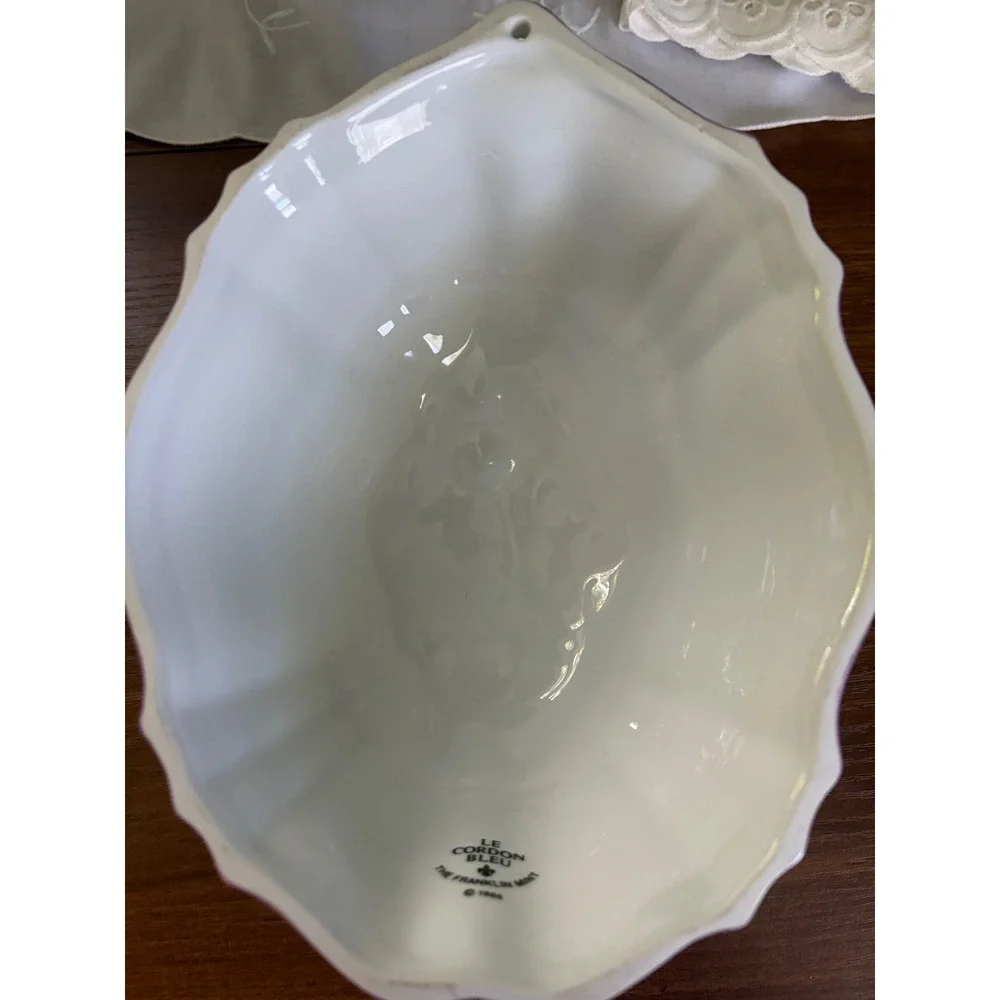 Vintage 1986 Le Cordon Bleu Franklin Mint Raspberry Ceramic Jelly Mold Wall Hang